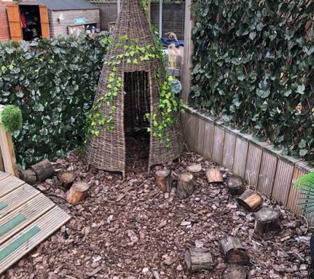 outdoor-spaces-at-monkey-puzzle-eltham